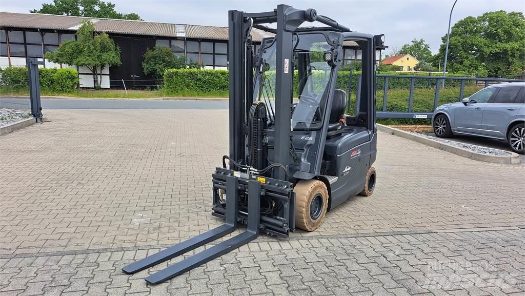 Linde E25-01 Elektro Stapler