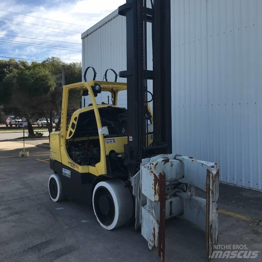 Hyster S155FT Gas Stapler