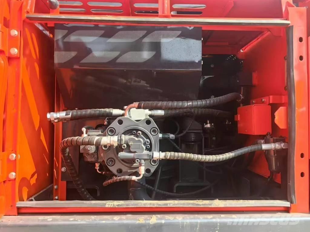 Doosan 225 LCA Raupenbagger