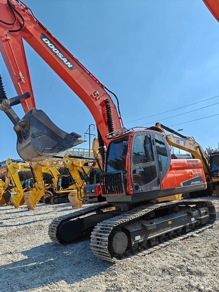 Doosan 225 LCA Raupenbagger
