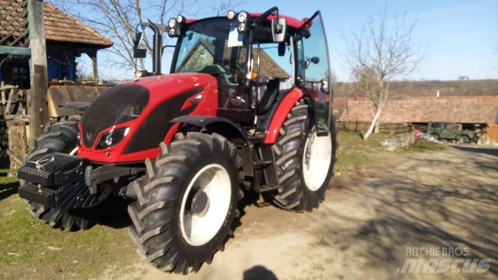 Valtra A 124 Traktoren
