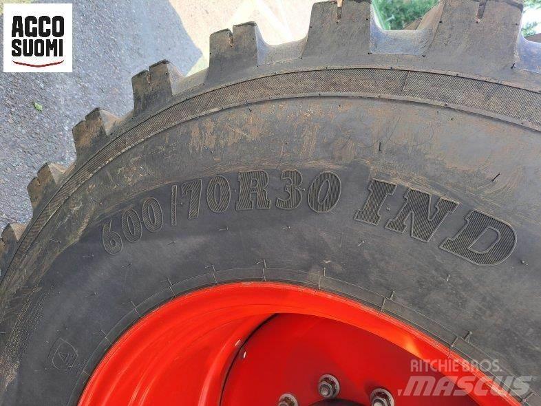 Fendt 826 PROFI+ Traktoren
