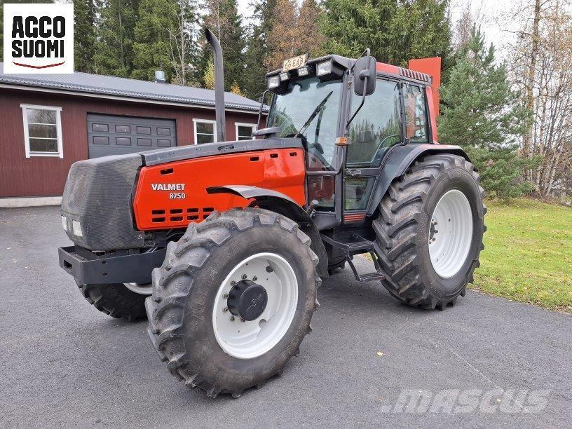 Valmet 8750 Traktoren