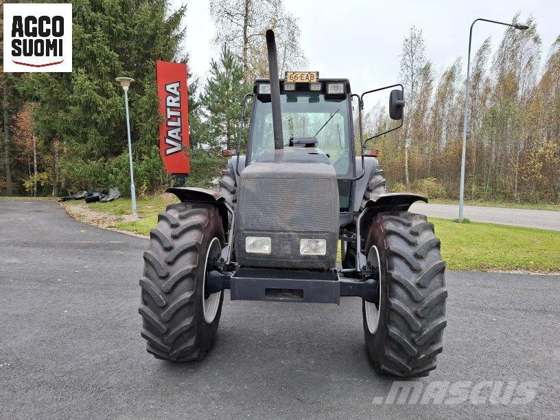 Valmet 8750 Traktoren