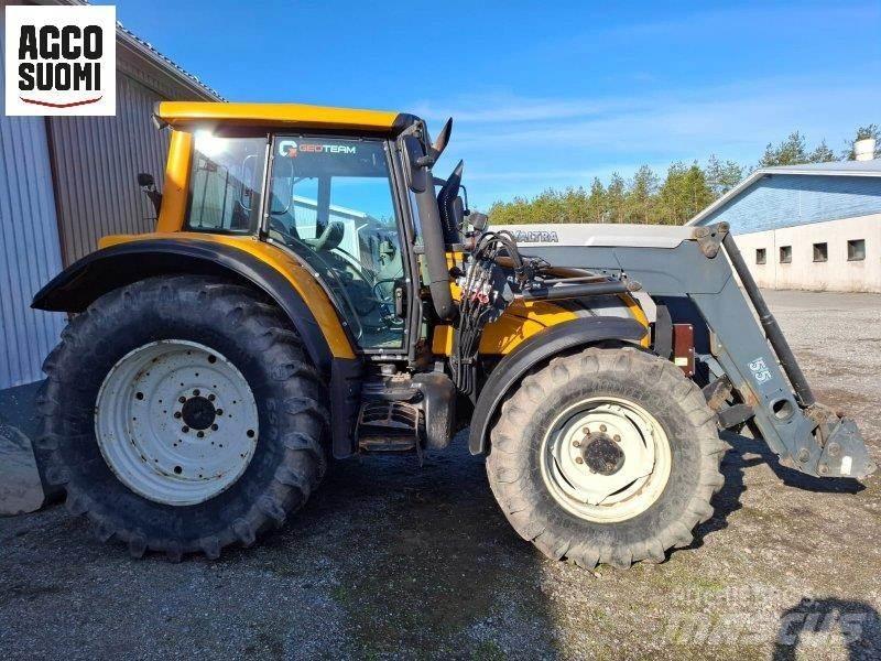 Valtra N122D Traktoren