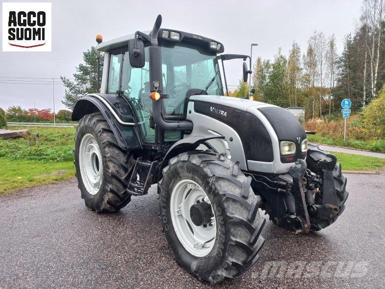 Valtra N141 A Traktoren