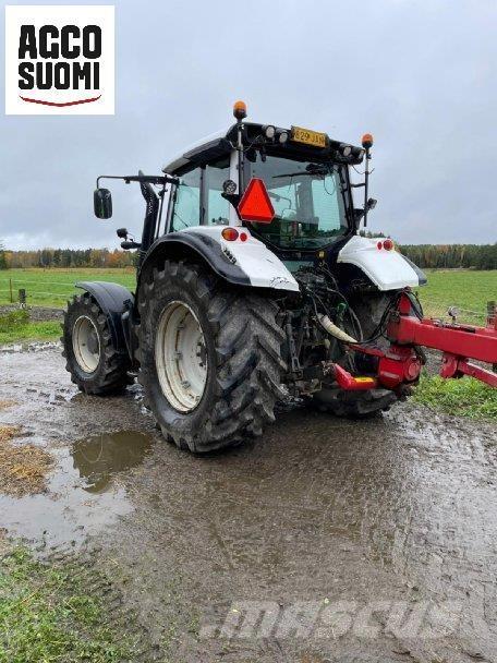 Valtra N163 VERSU Traktoren