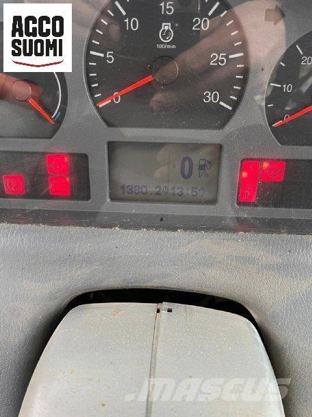 Valtra N163 VERSU Traktoren