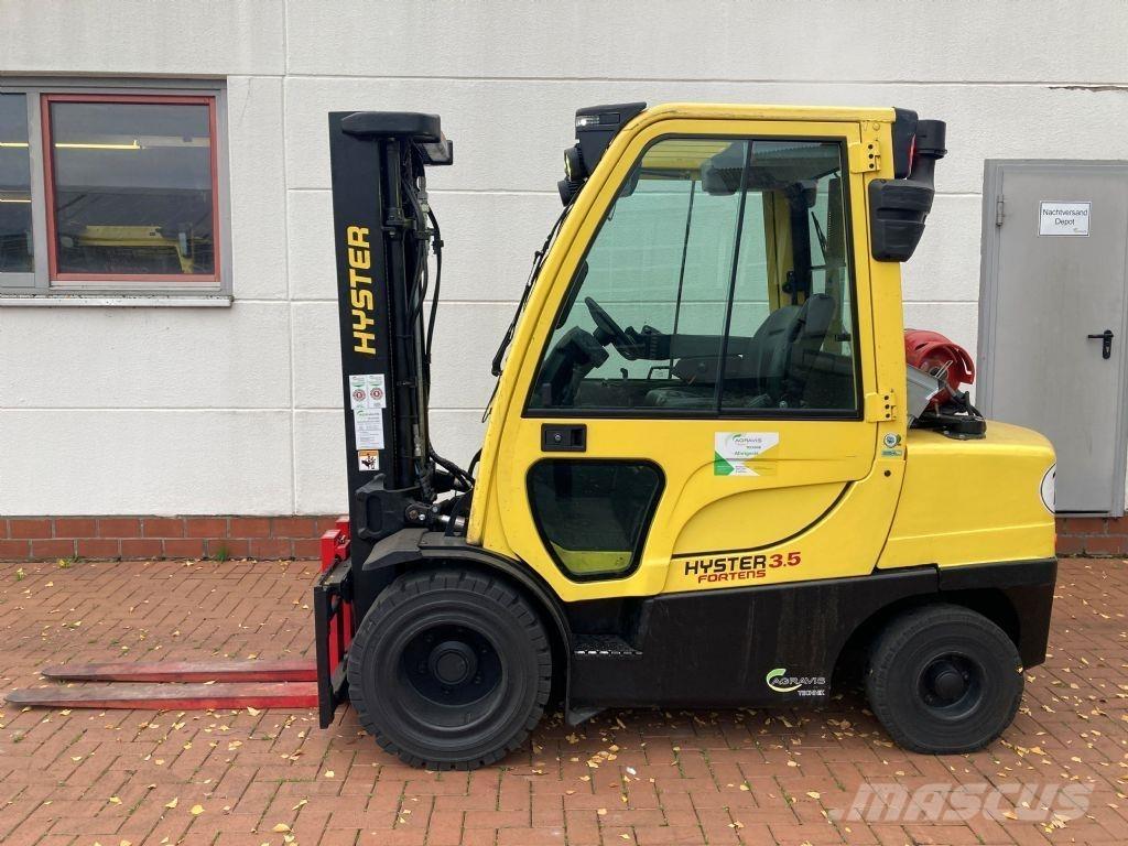 Hyster H3.5FT Gas Stapler