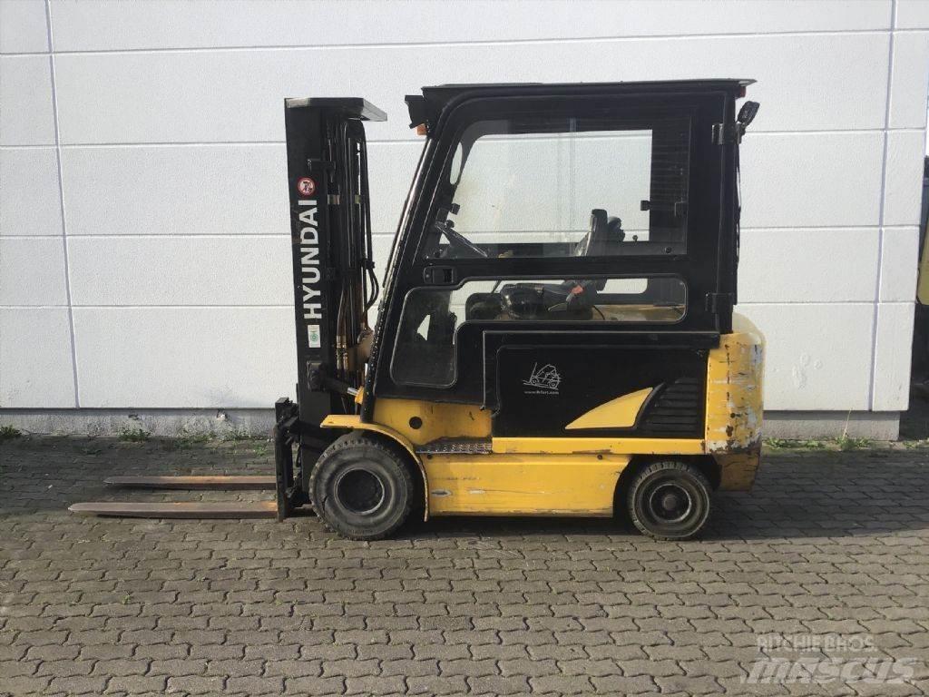 Hyundai 32B-7 Elektro Stapler