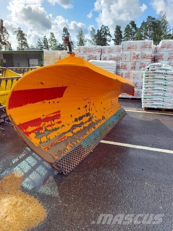  AA360 Schneeschilde und -pflüge