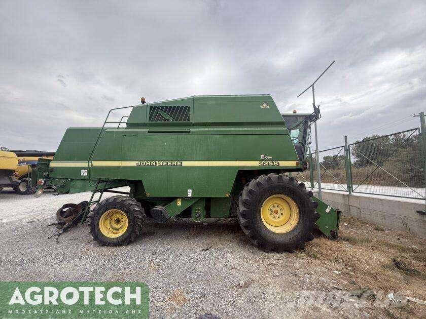 John Deere 2258 Traktoren