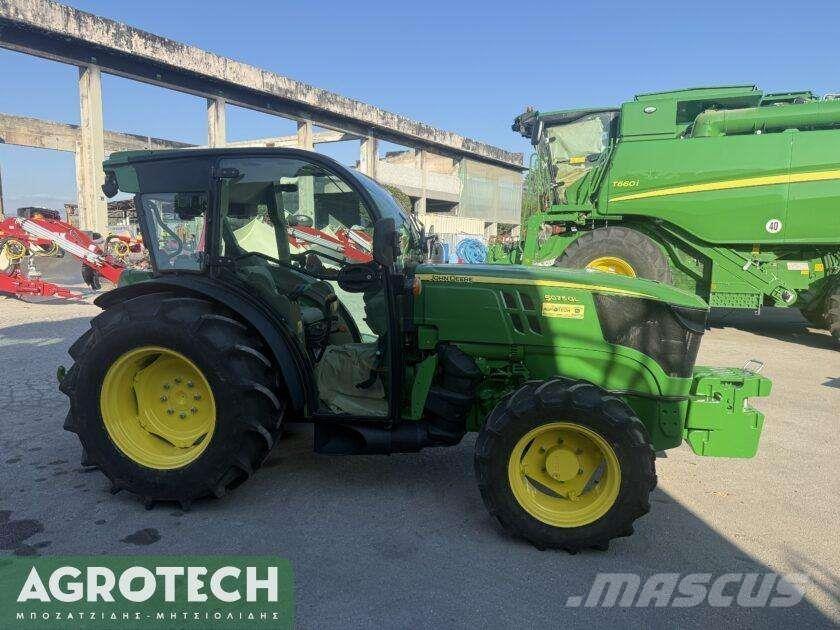 John Deere 5075 GL Traktoren