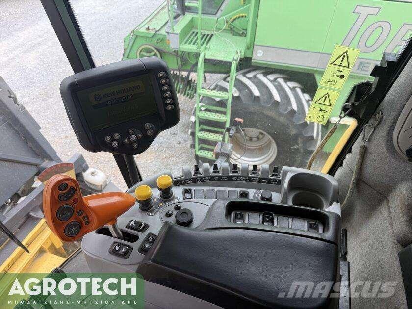 New Holland CX 8070 Traktoren