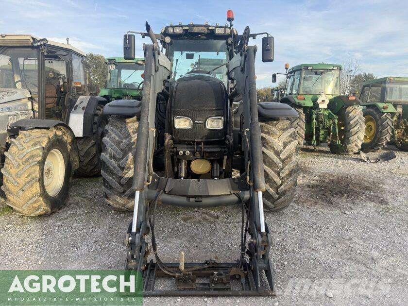 Valtra T 190 Traktoren
