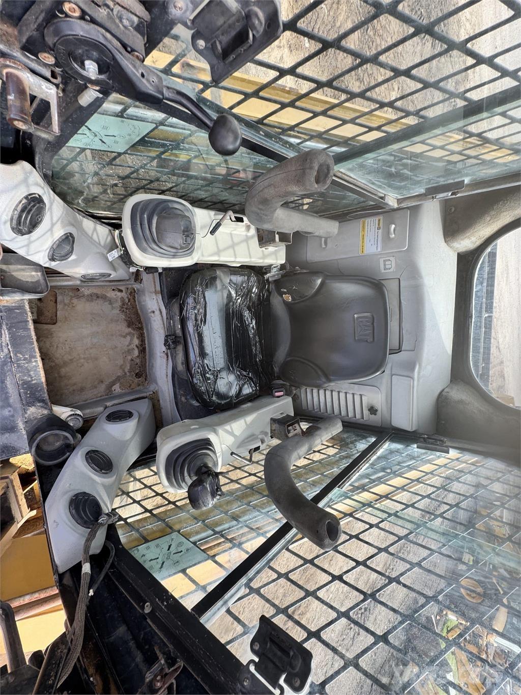 CAT 246C Kompaktlader