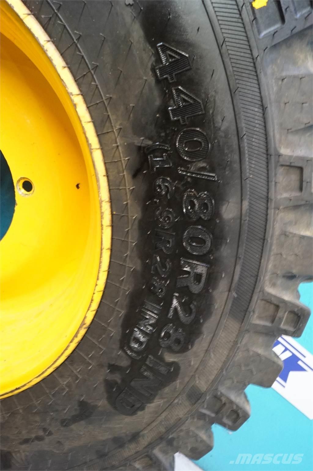  28 440/80R28 Reifen