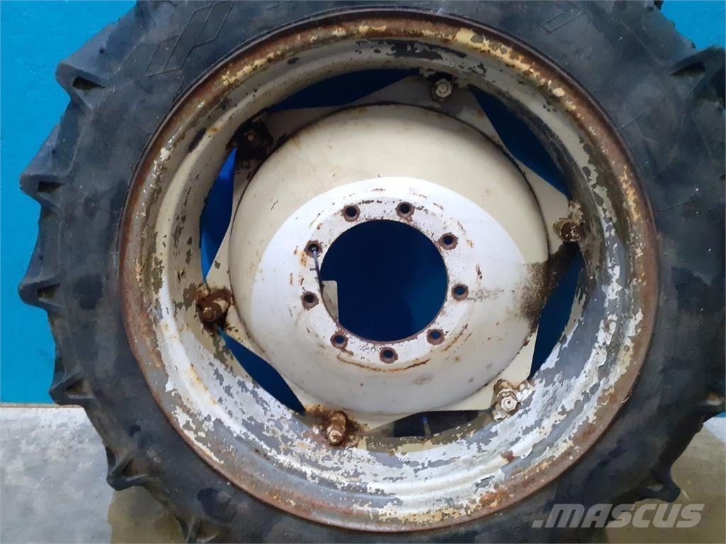 28 9.5R28 Reifen