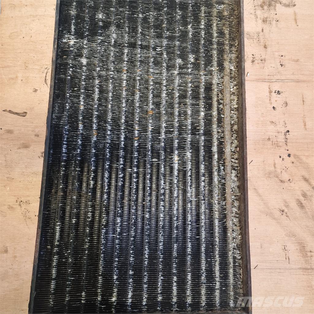 CASE 7130 Radiatoren