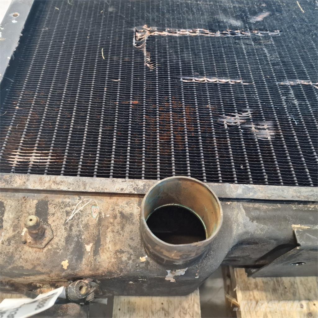 CASE 7130 Radiatoren