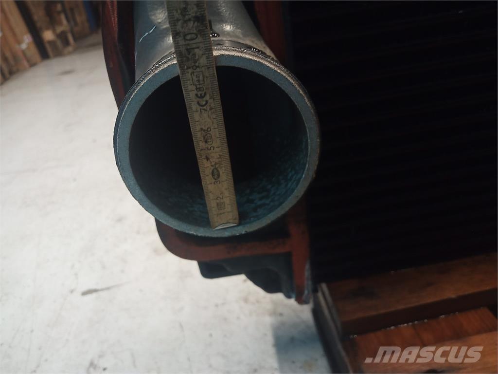 CASE 8010 Radiatoren