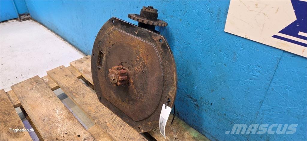CASE 8010 Getriebe