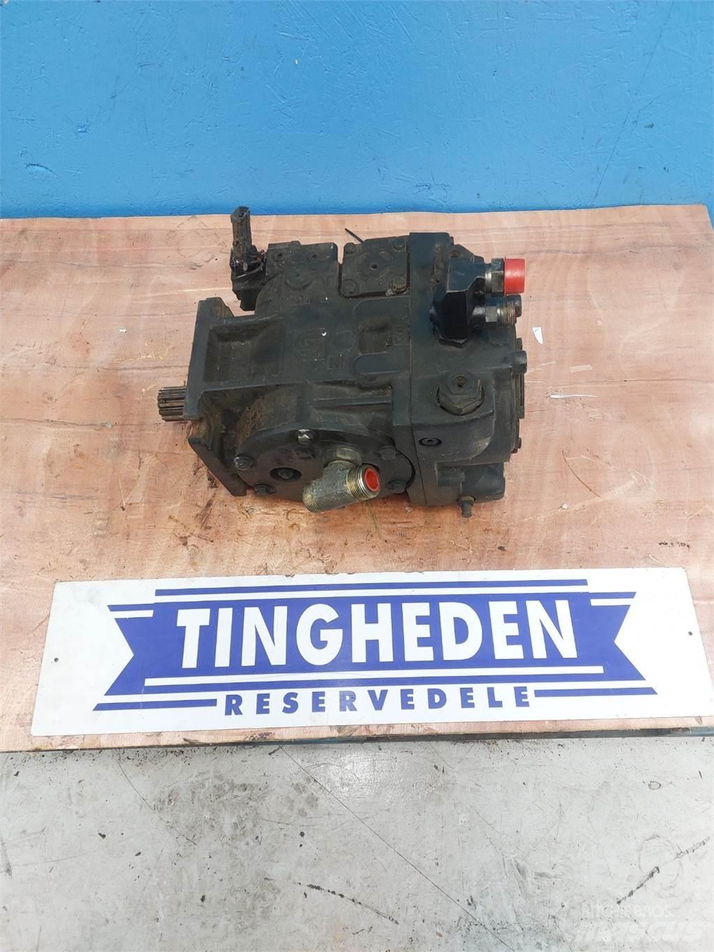 Case IH 7010 Hydraulik