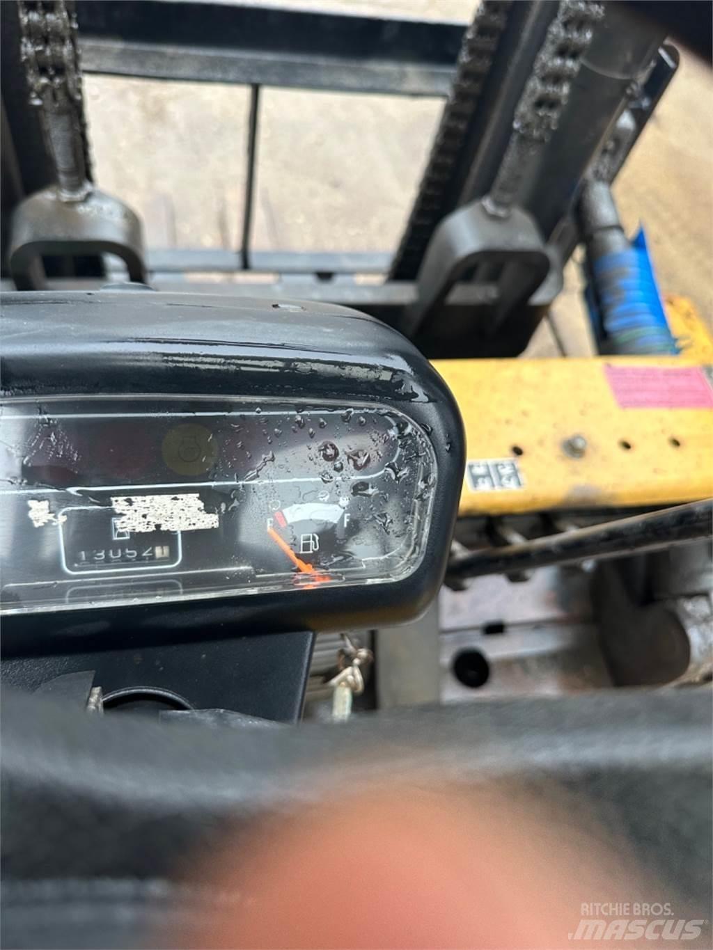 CAT DP40 Diesel Stapler