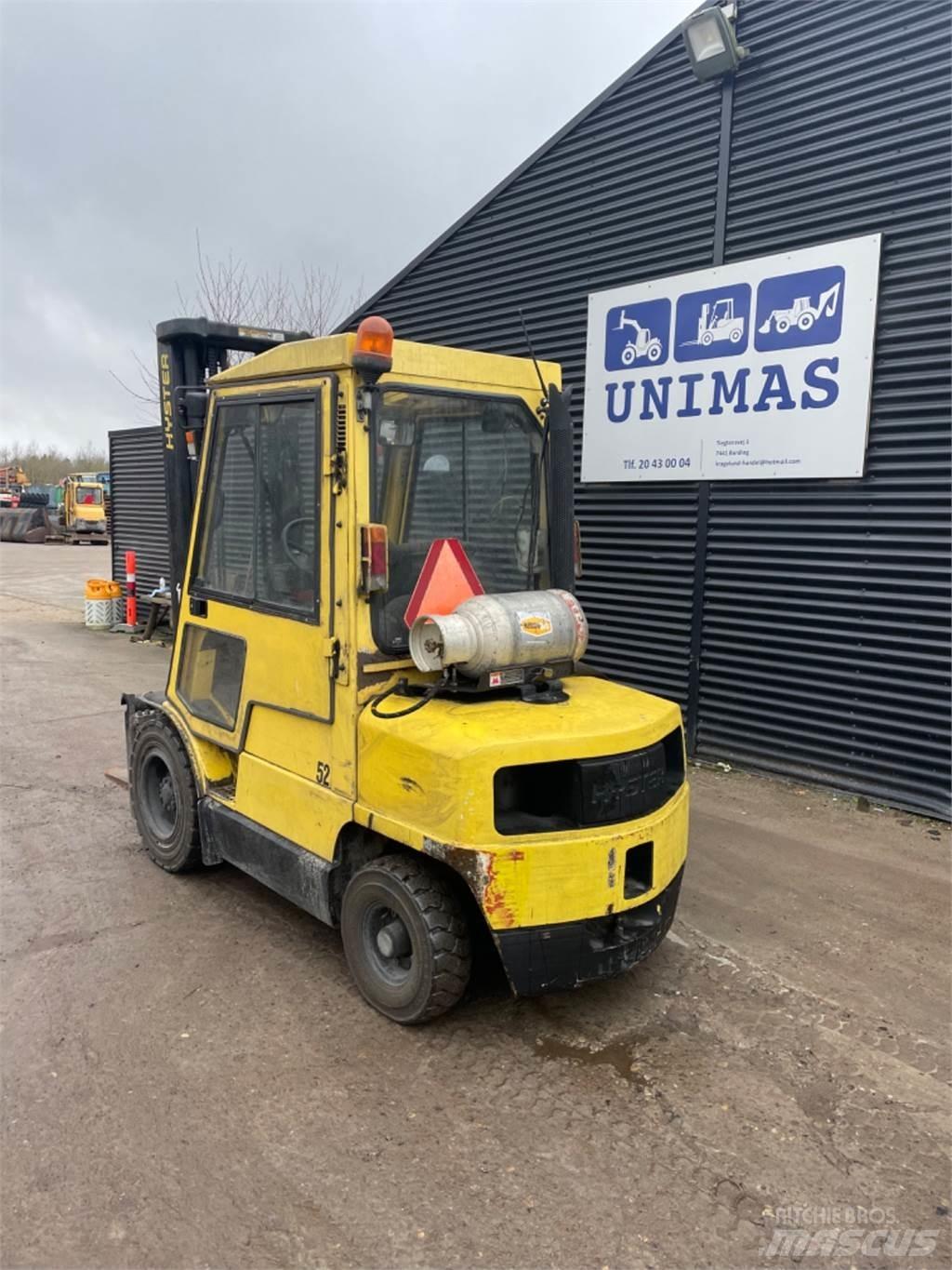 Hyster H2.50XL Gas Stapler