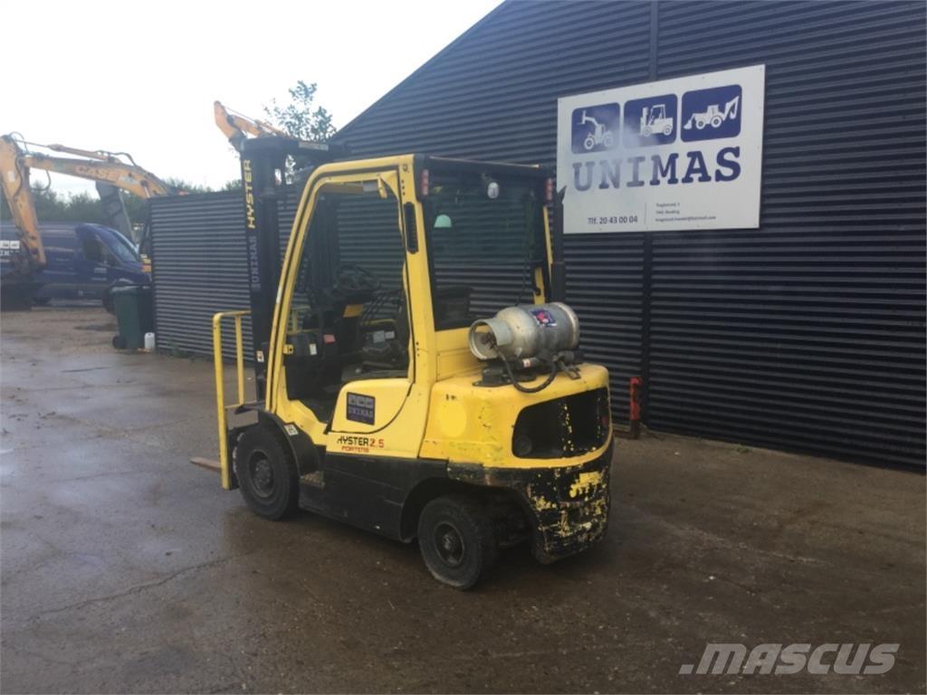 Hyster H2.5FT Gas Stapler