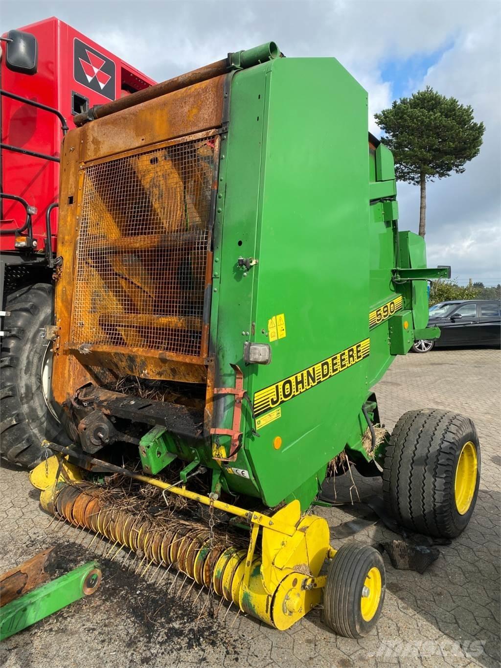 John Deere 590 Rundballenpressen
