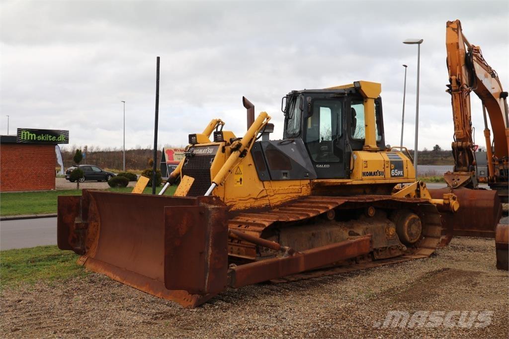 Komatsu D65PX-15 Bulldozer
