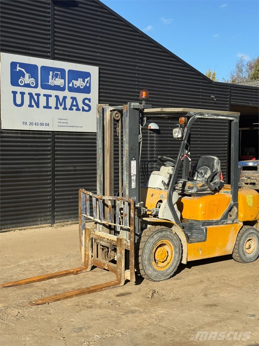 Komatsu FD25 Diesel Stapler