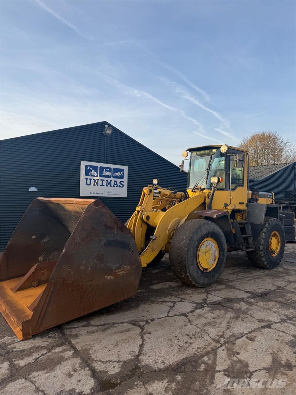 Komatsu WA270-3 Radlader