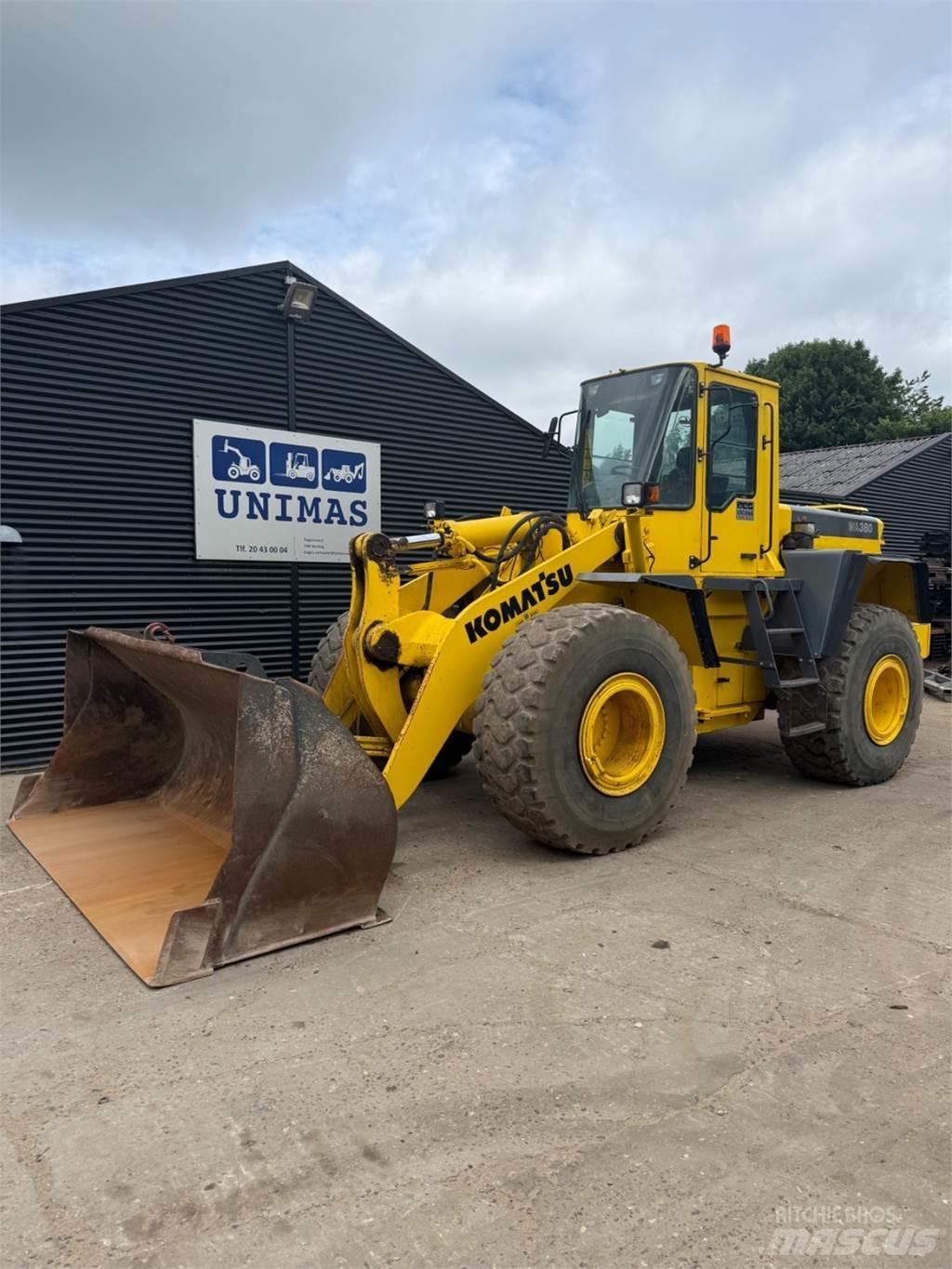 Komatsu WA380 Radlader