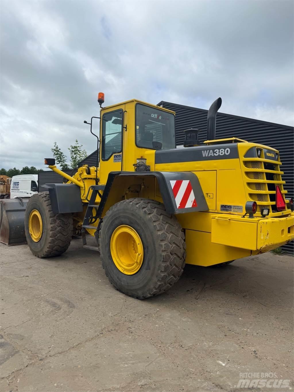 Komatsu WA380 Radlader
