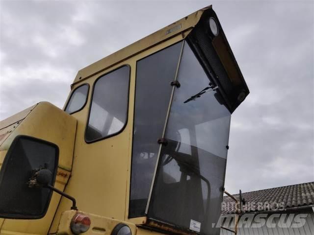New Holland 1550 Kabinen