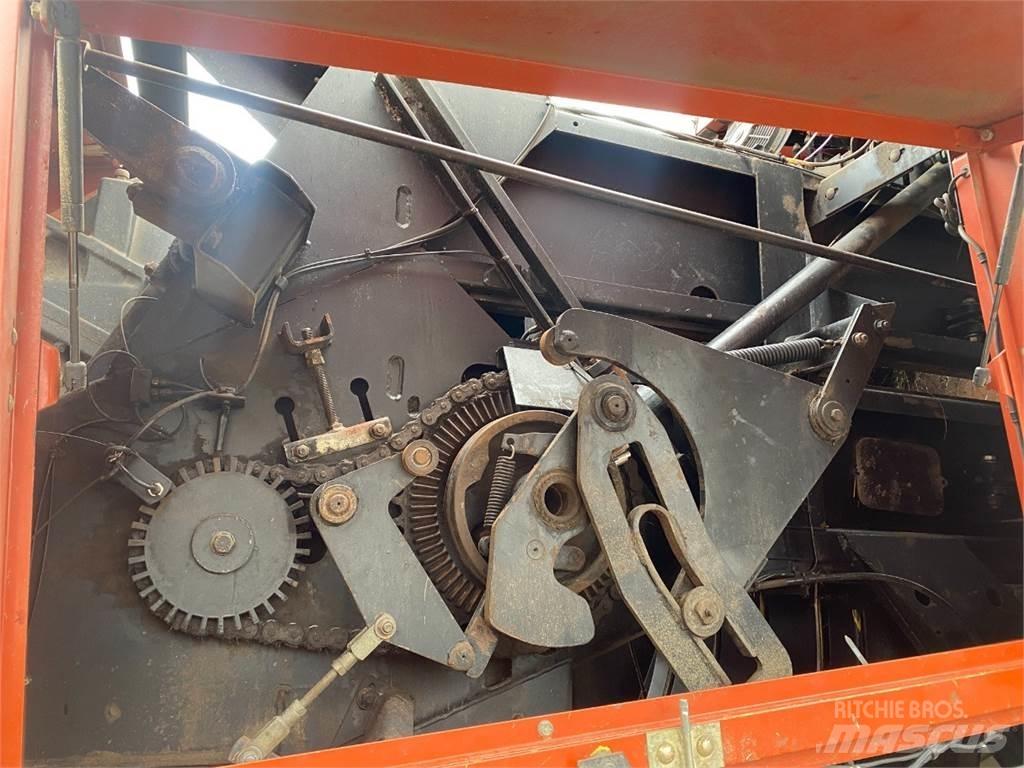 New Holland 4860 Quaderpressen