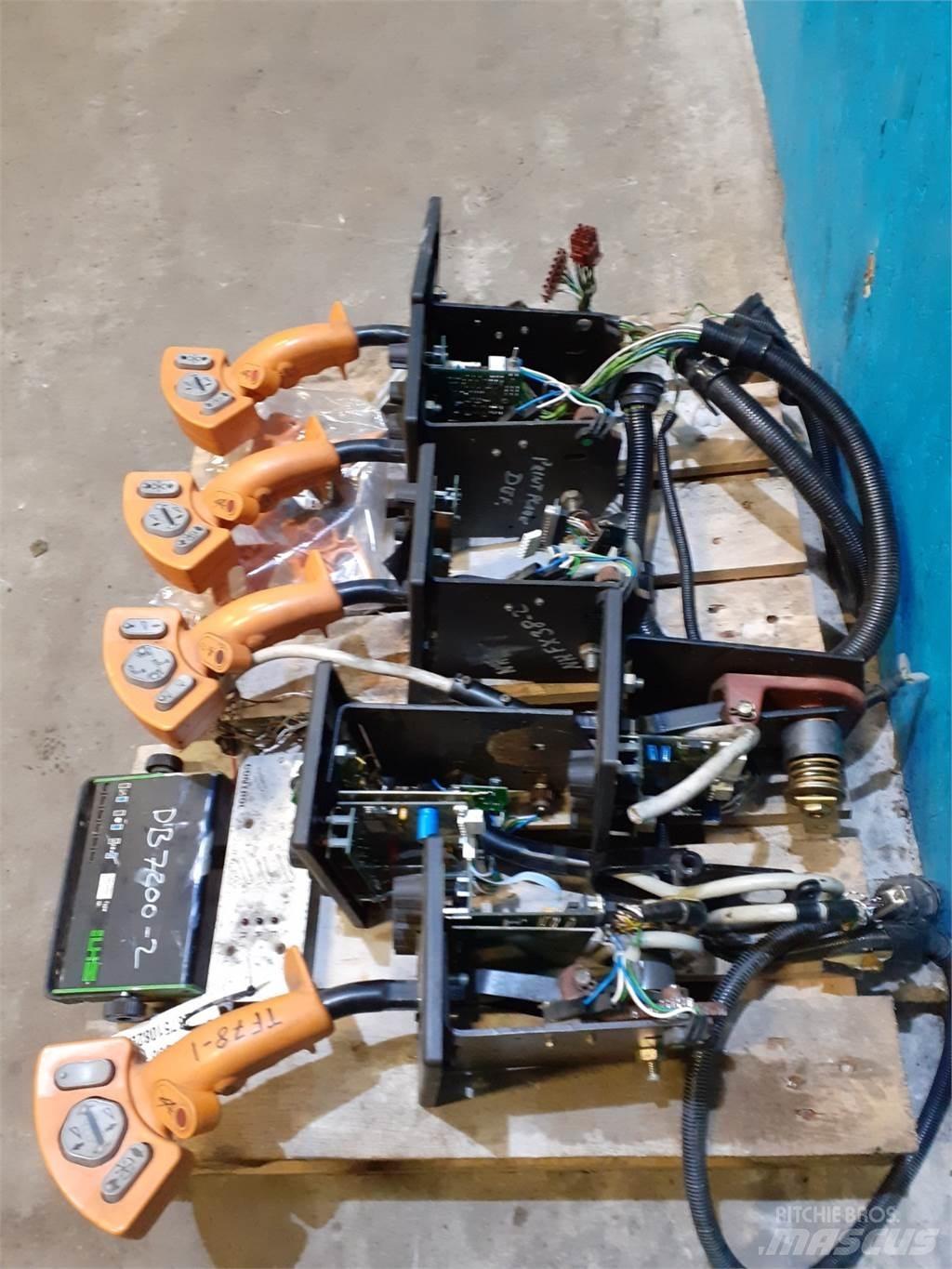 New Holland TX68 Elektronik