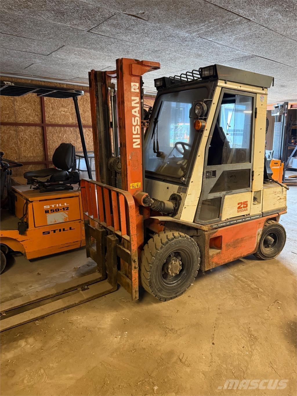 Nissan FG25 Gas Stapler