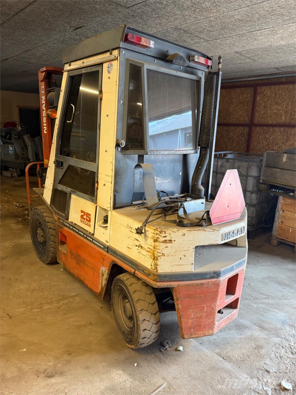 Nissan FG25 Gas Stapler