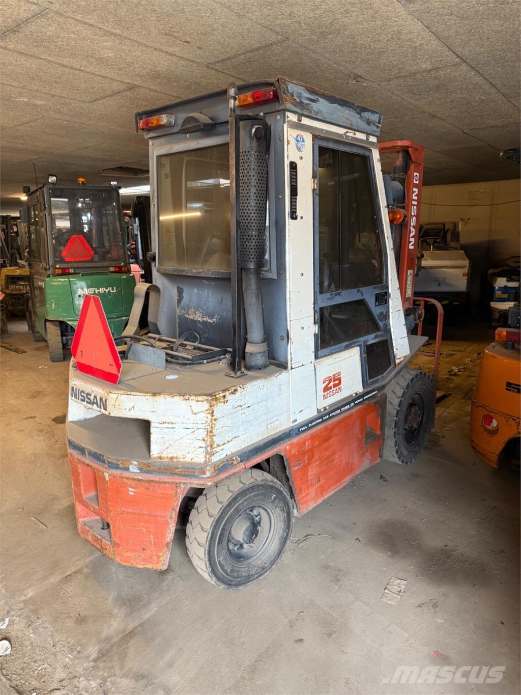 Nissan FG25 Gas Stapler