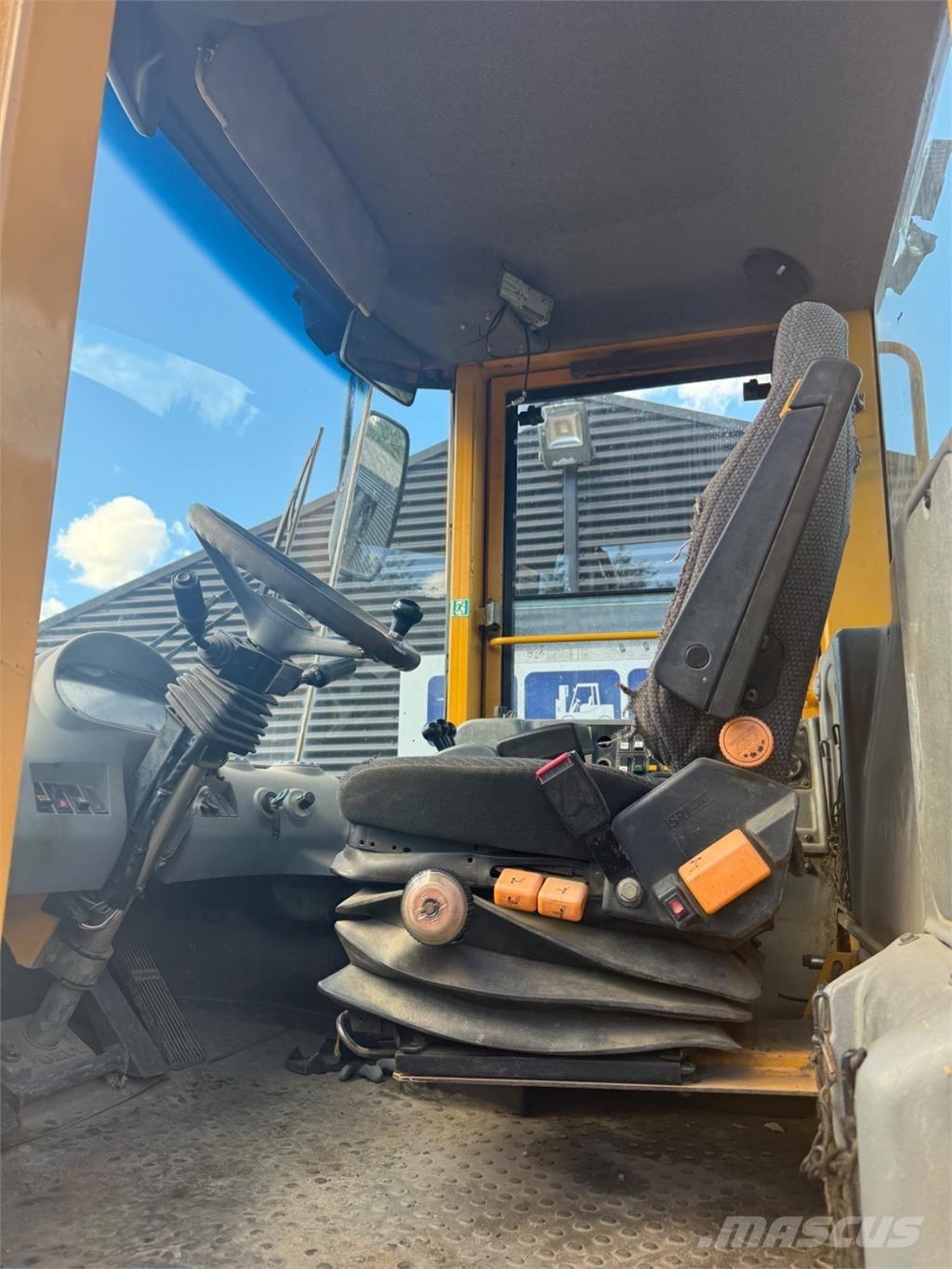 Volvo L90E Radlader