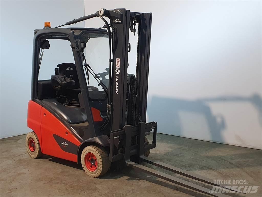 Linde H16T Gas Stapler