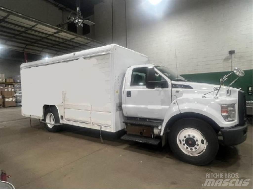 Ford F650 Getränkewagen