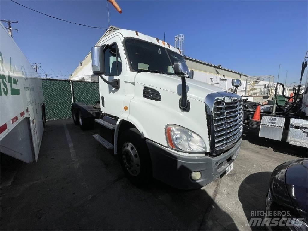 Freightliner CA113 Sattelzugmaschinen