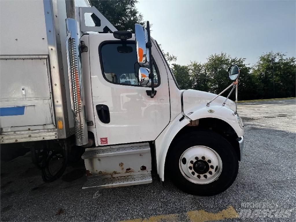 Freightliner M2-106 Kastenaufbau