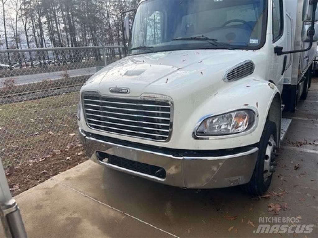 Freightliner M2-106 Kastenaufbau