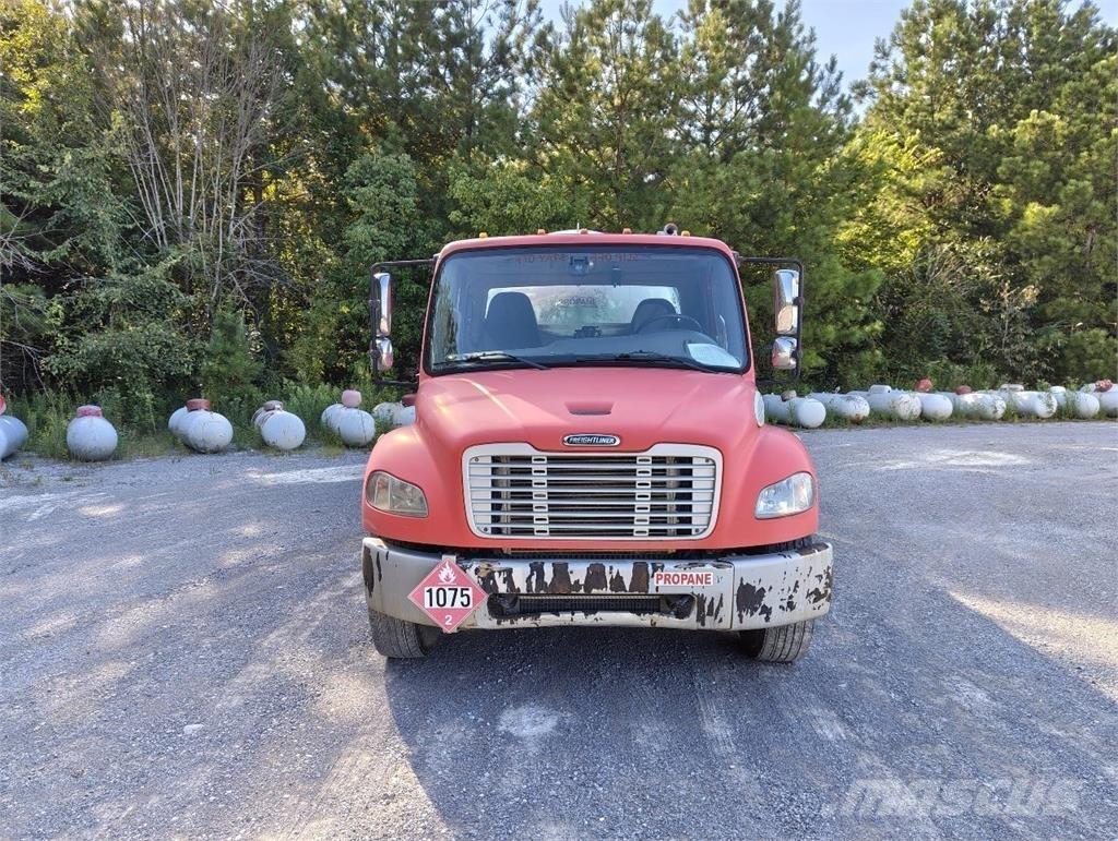 Freightliner M2 106 Andere Fahrzeuge