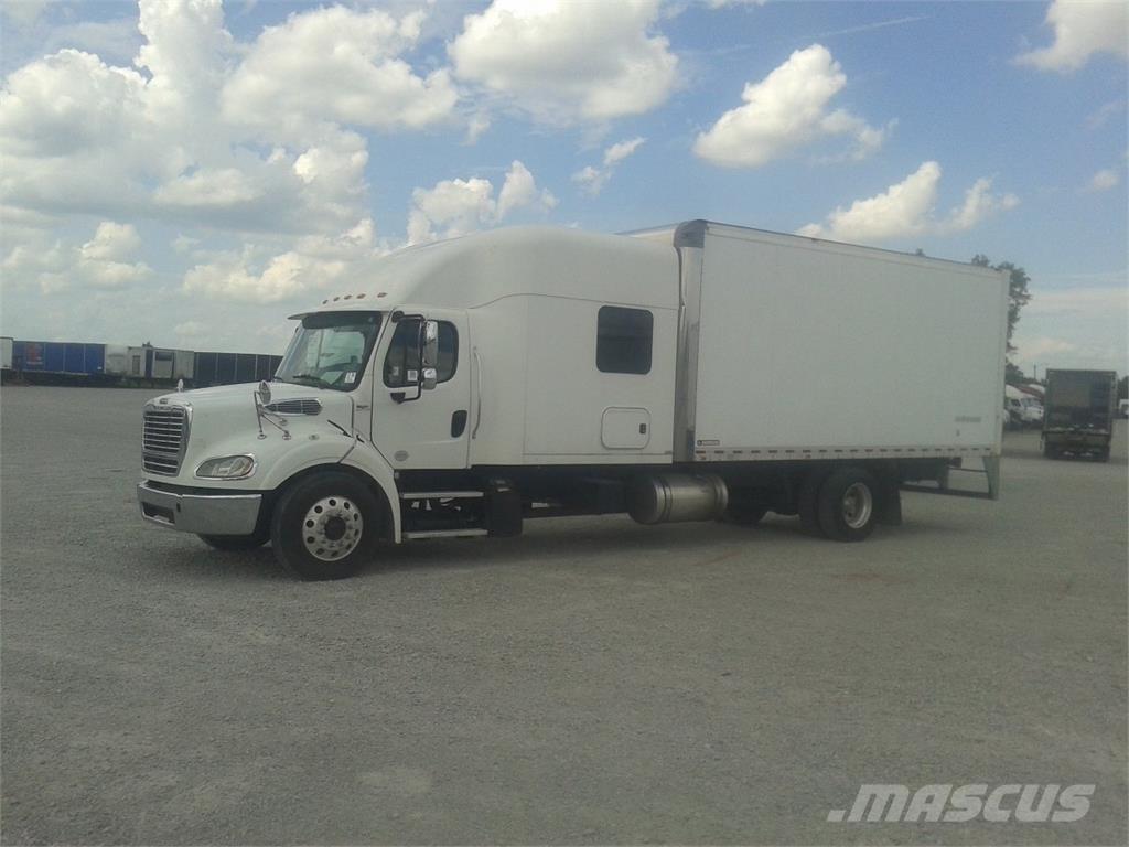 Freightliner M2-112 Kastenaufbau